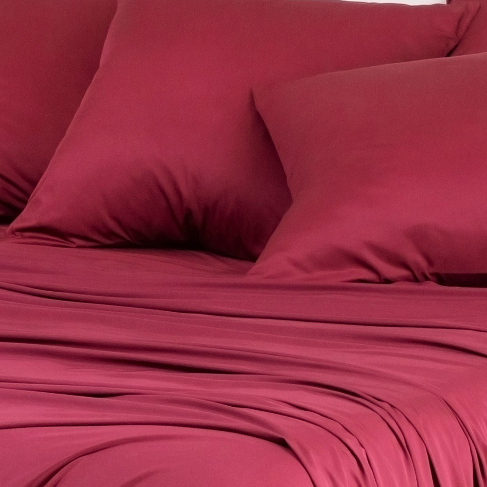 bambaw-bamboo-bedding-burgundy-red-bed-sheets-pillowcases