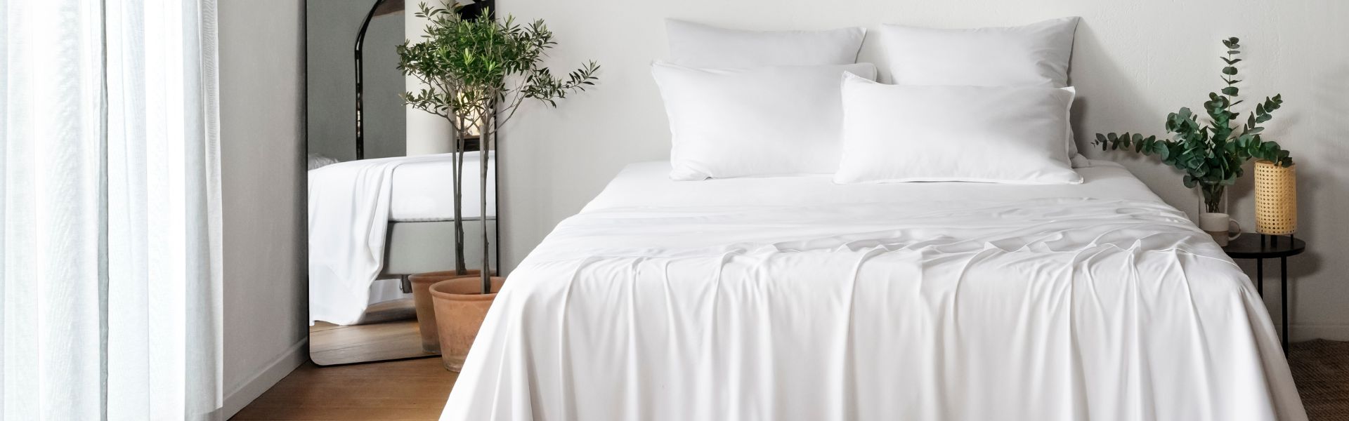 bambaw-bamboo-bedsheets-desktop-leadspace-banner-white-flat-sheet-fitted-sheet-pillowcase-bedding-sheet