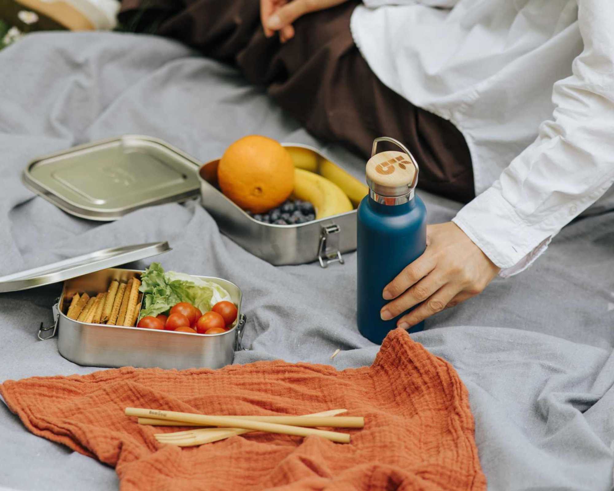 bambaw-lifestyle-water-bottle-lunch-box-picnic-with-bamboo-cutlery